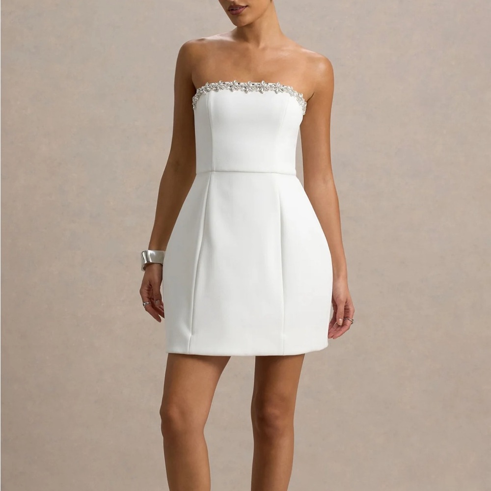 Elegant White Strapless Dress